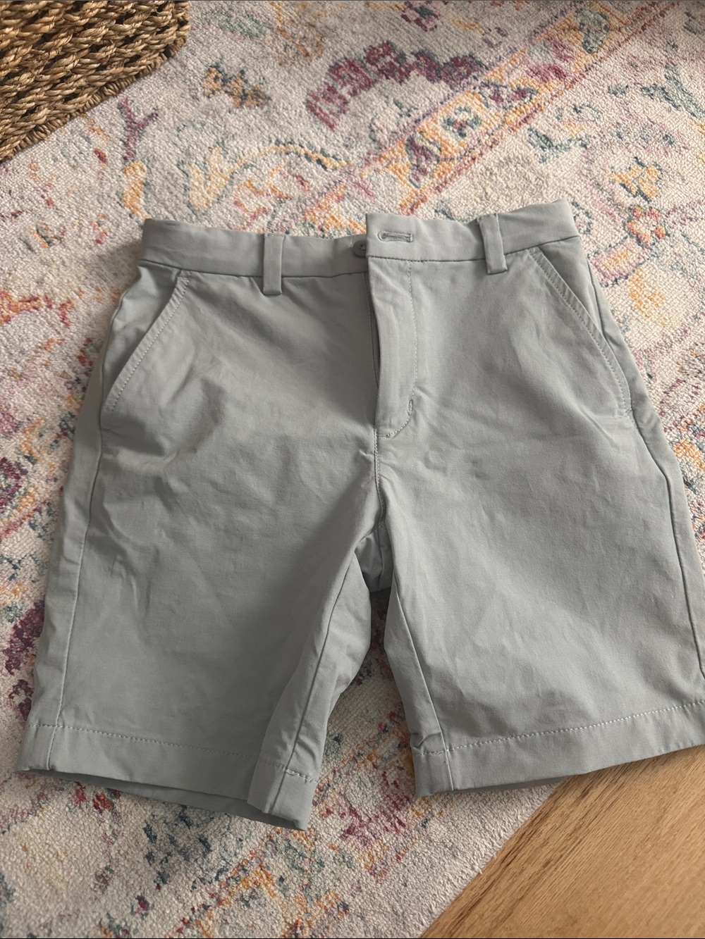 Vineyard vine performance shorts